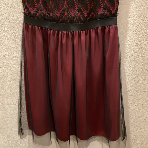 Preloved speechless dress size medium or 10 - Picture 4 of 8